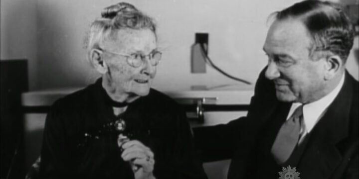 Top 10 facts About Grandma Moses